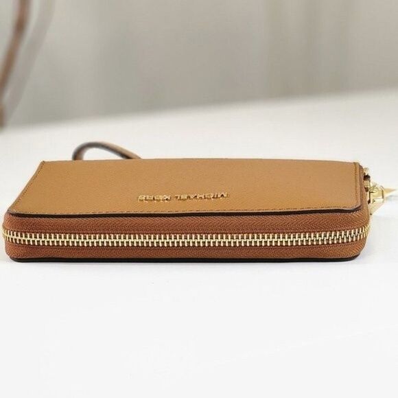 NEW! Michael Kors Wristlet Strap Wallet - Picture 5 of 14